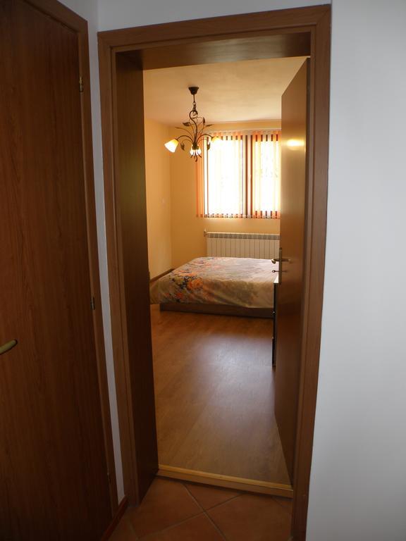 Apartments Kaloyan เวลีคอเทอร์โนโว ภายนอก รูปภาพ